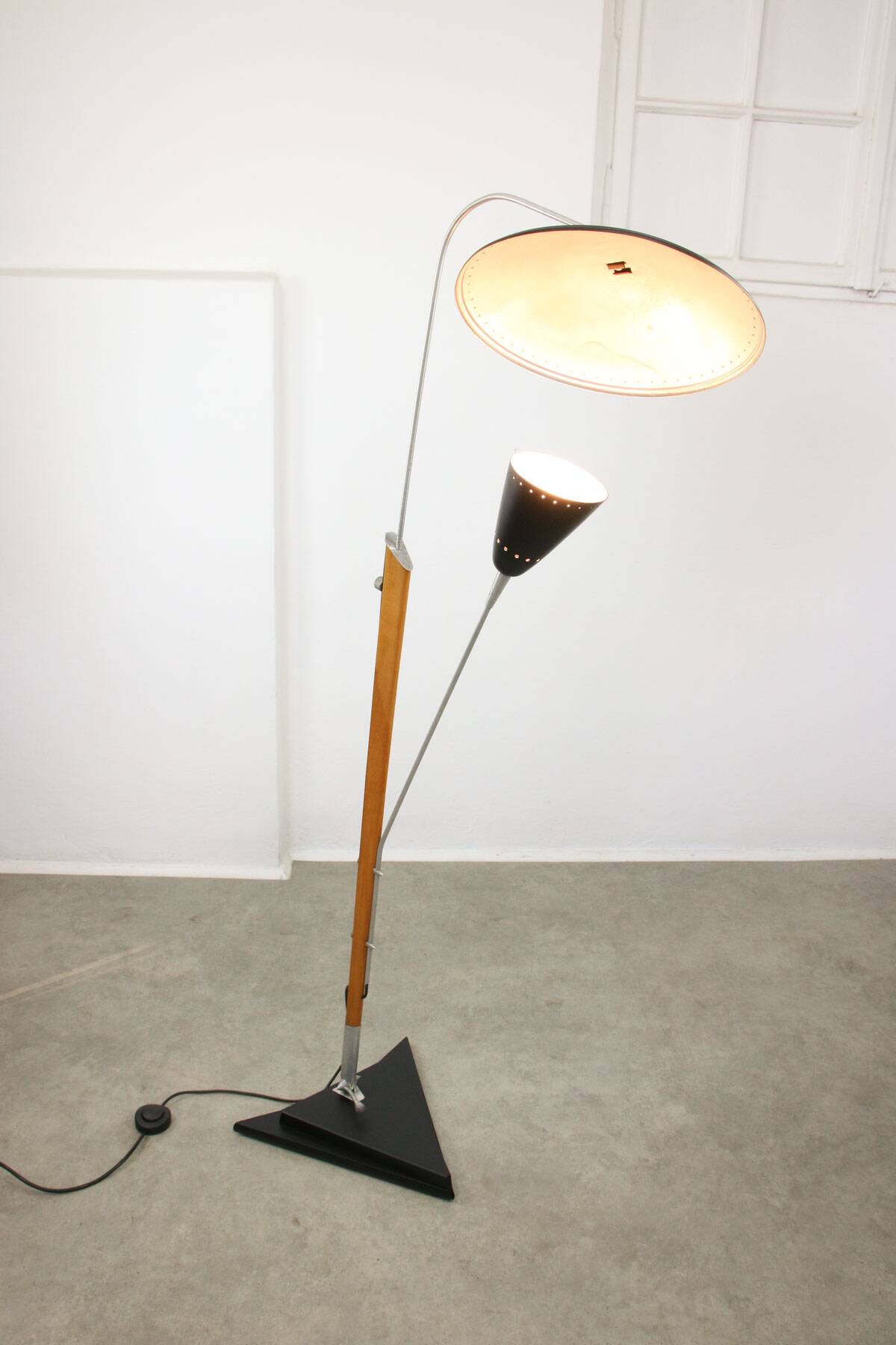 Mid-century italian aluminum & wood floor lamp with reflector