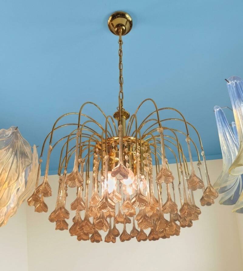 Vintage chandelier rain gold with handmade Murano glass pink flowers.