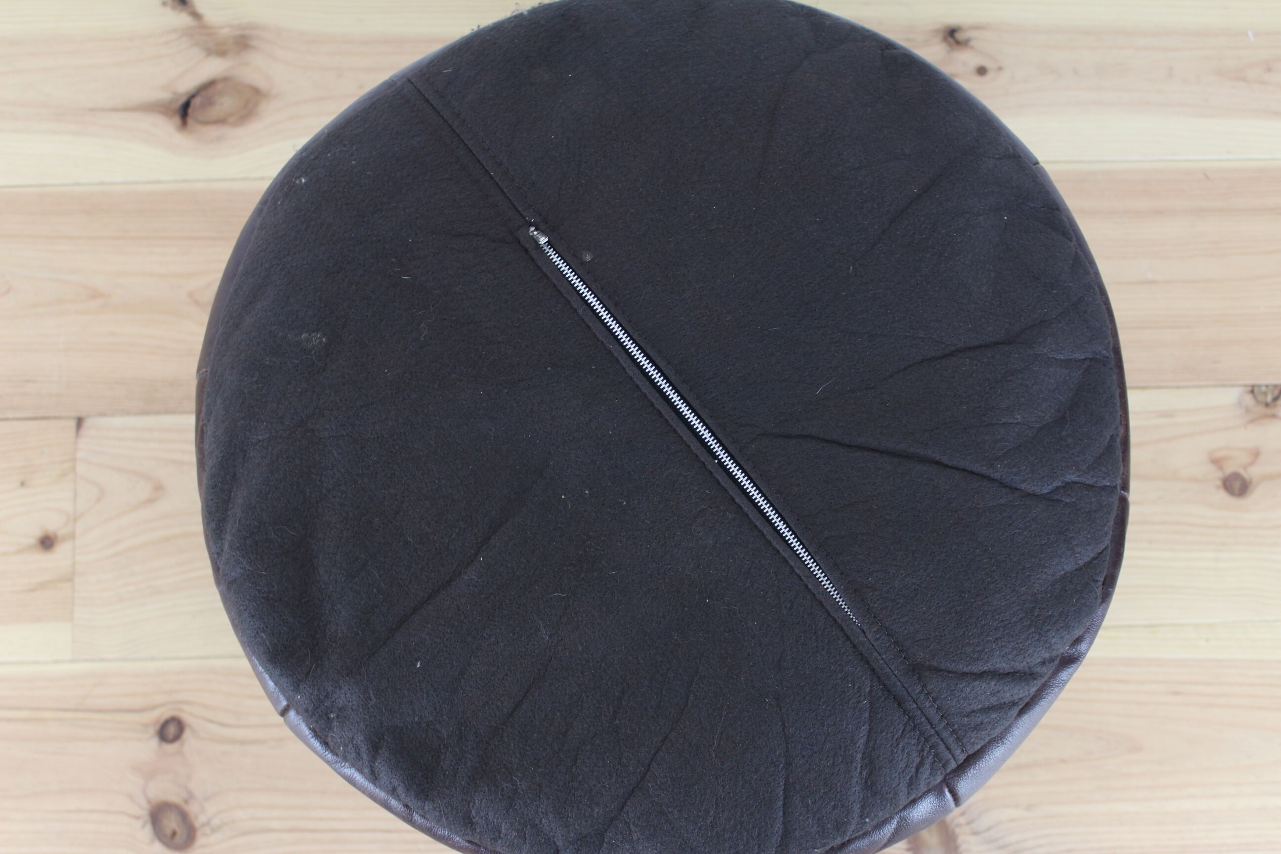 Round pouf leather patchwork 70's
