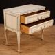 Commode française en bois laqué et peint