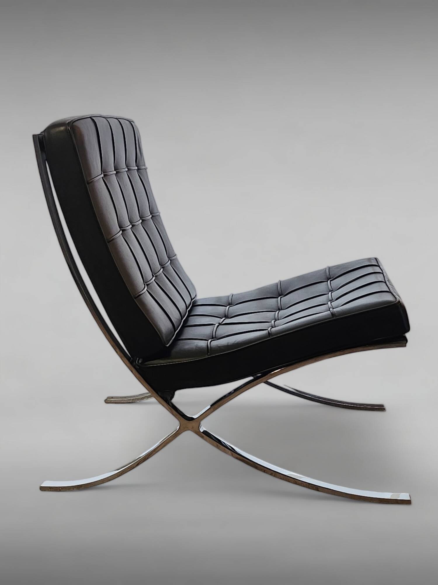 Barcelona Bench - Knoll Edition - Ludwig Mies Van der Rohe
