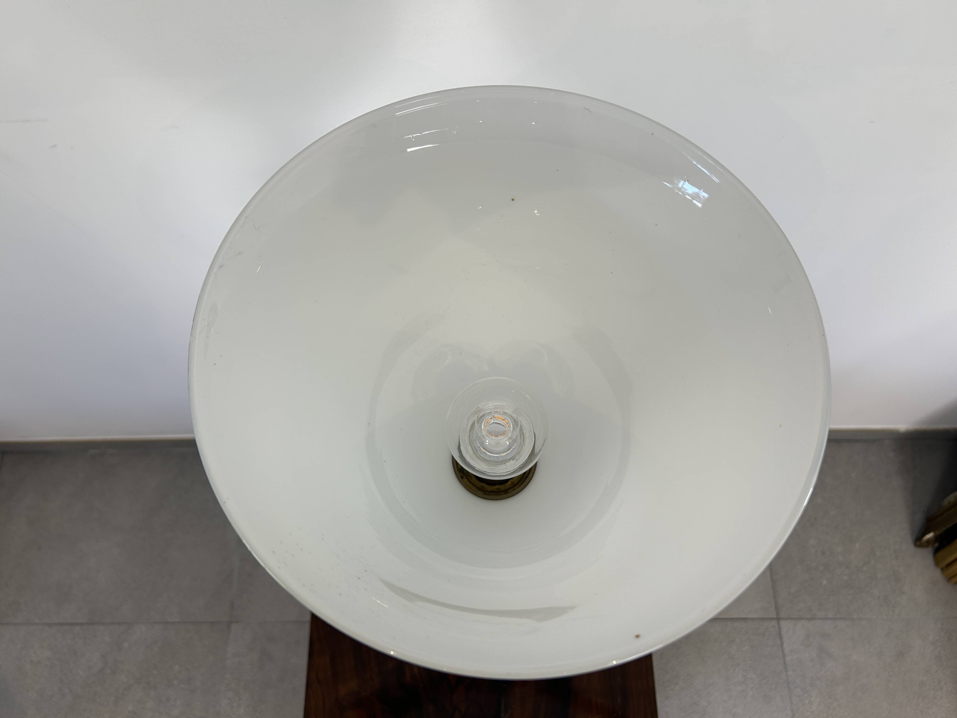 Lampe de bureau mazda de style art deco par lita