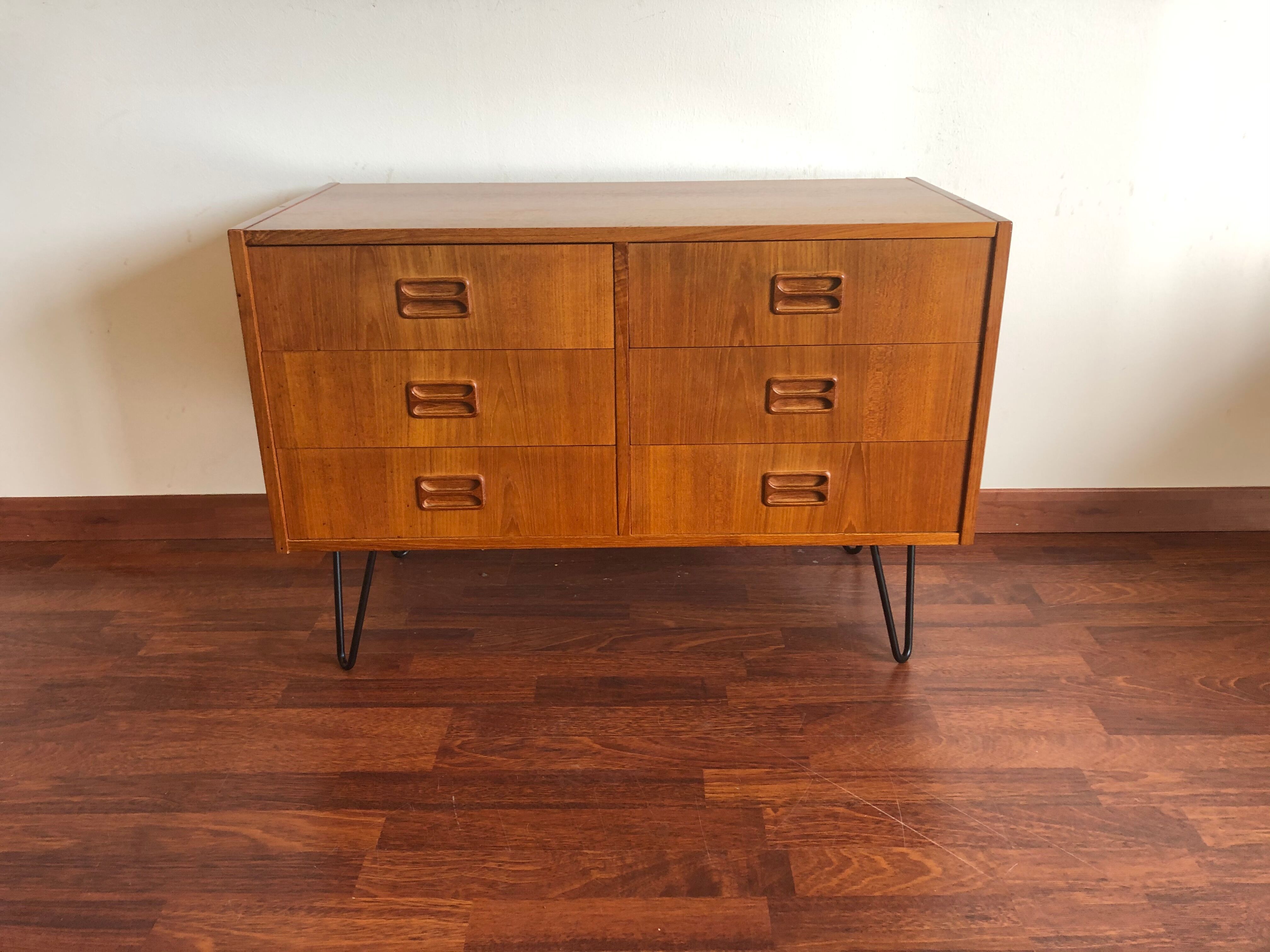 Small dresser / thread