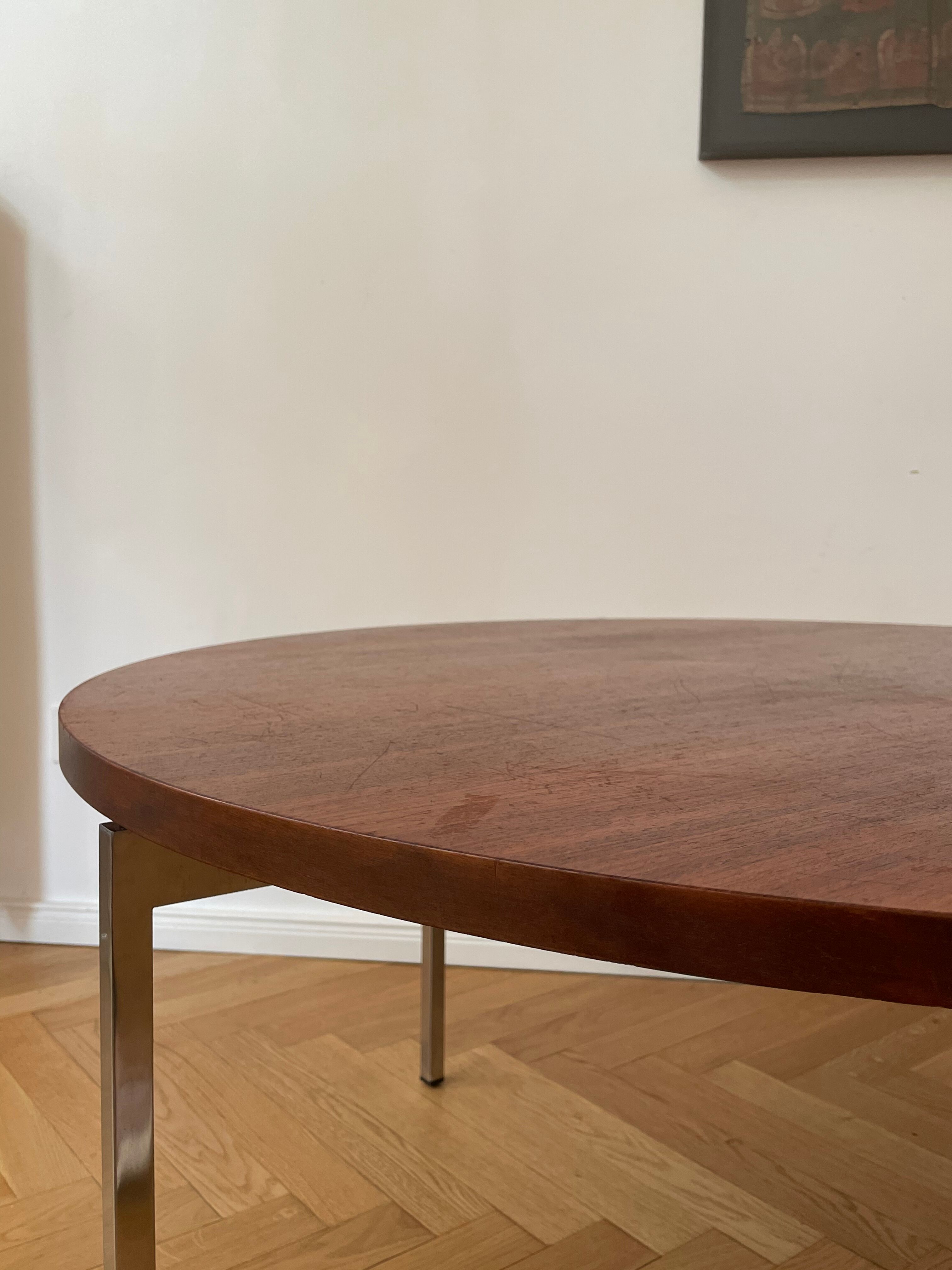 Florence Knoll round Coffee Table in Palisander 1960s