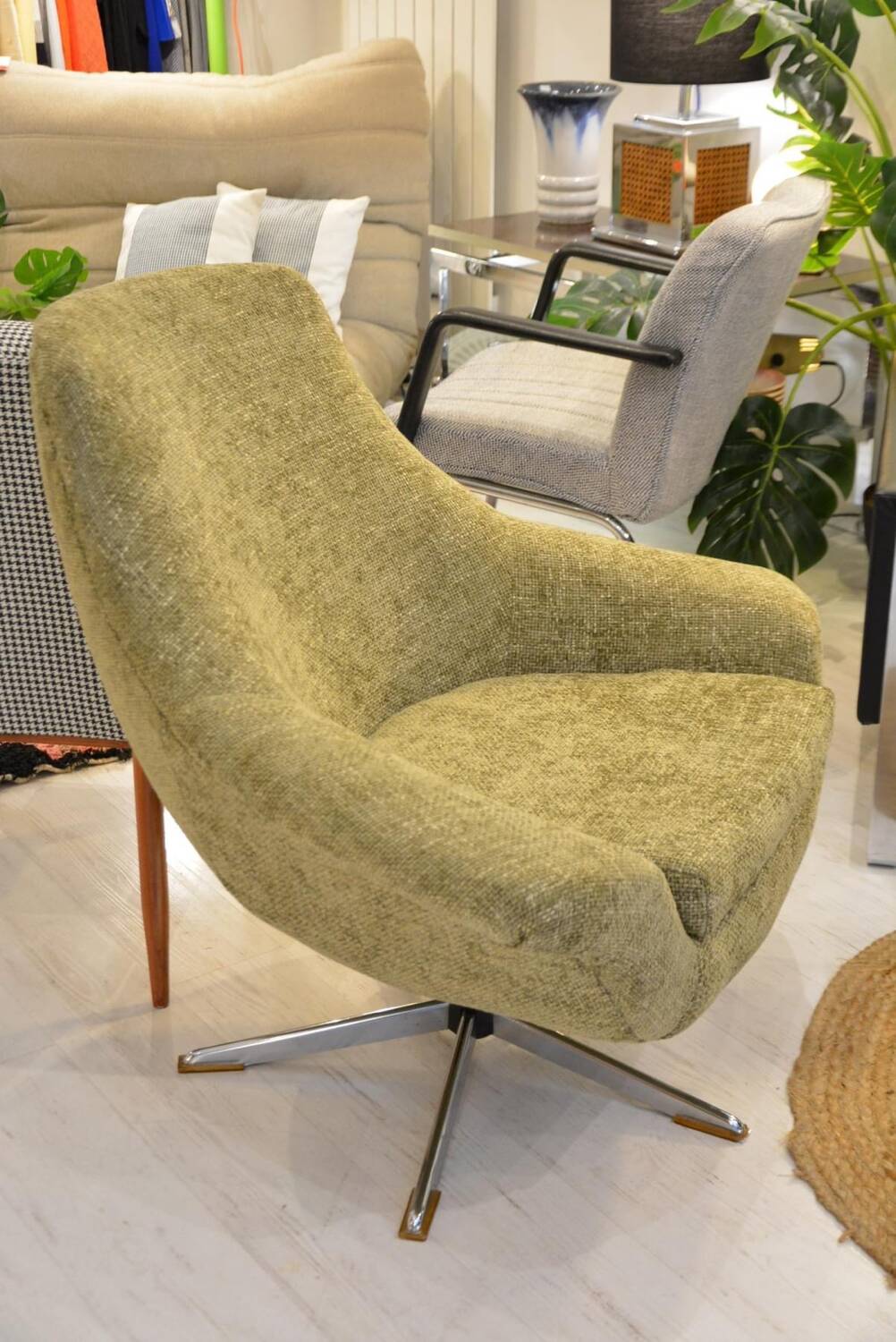Swivel shell armchairgreen Khaki