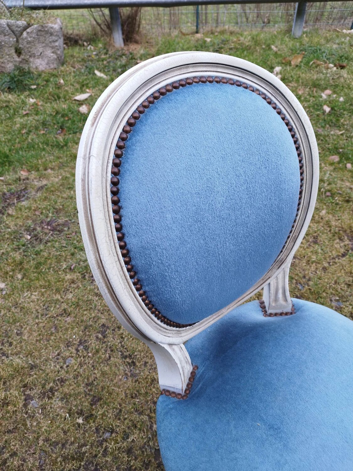 Chair Medallion velvet blue patina white Louis XVI