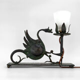 Lampe à poser au dragon en fer forgé, circa 1900