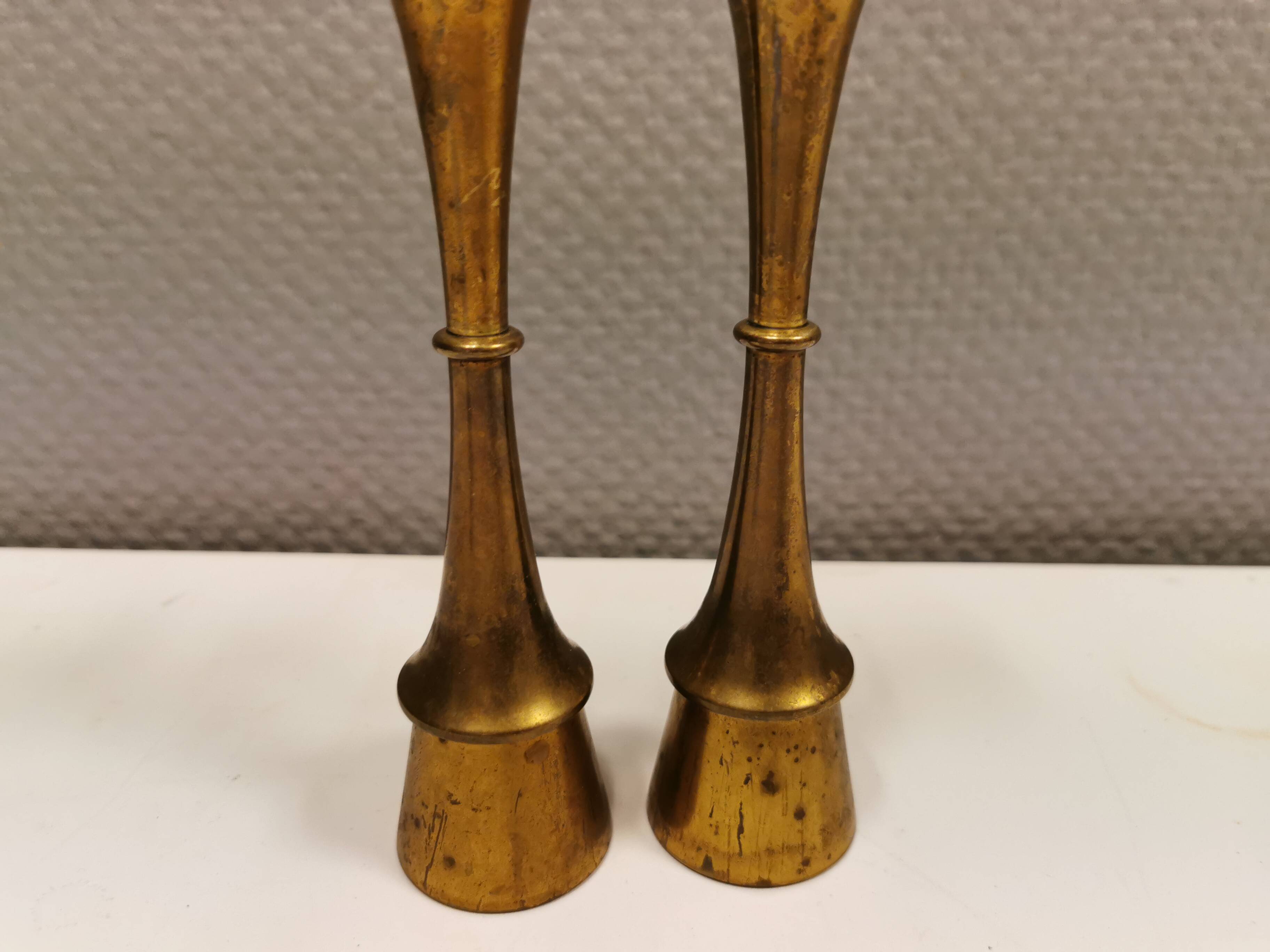 A set of beautiful candlesticks in solid brass.
