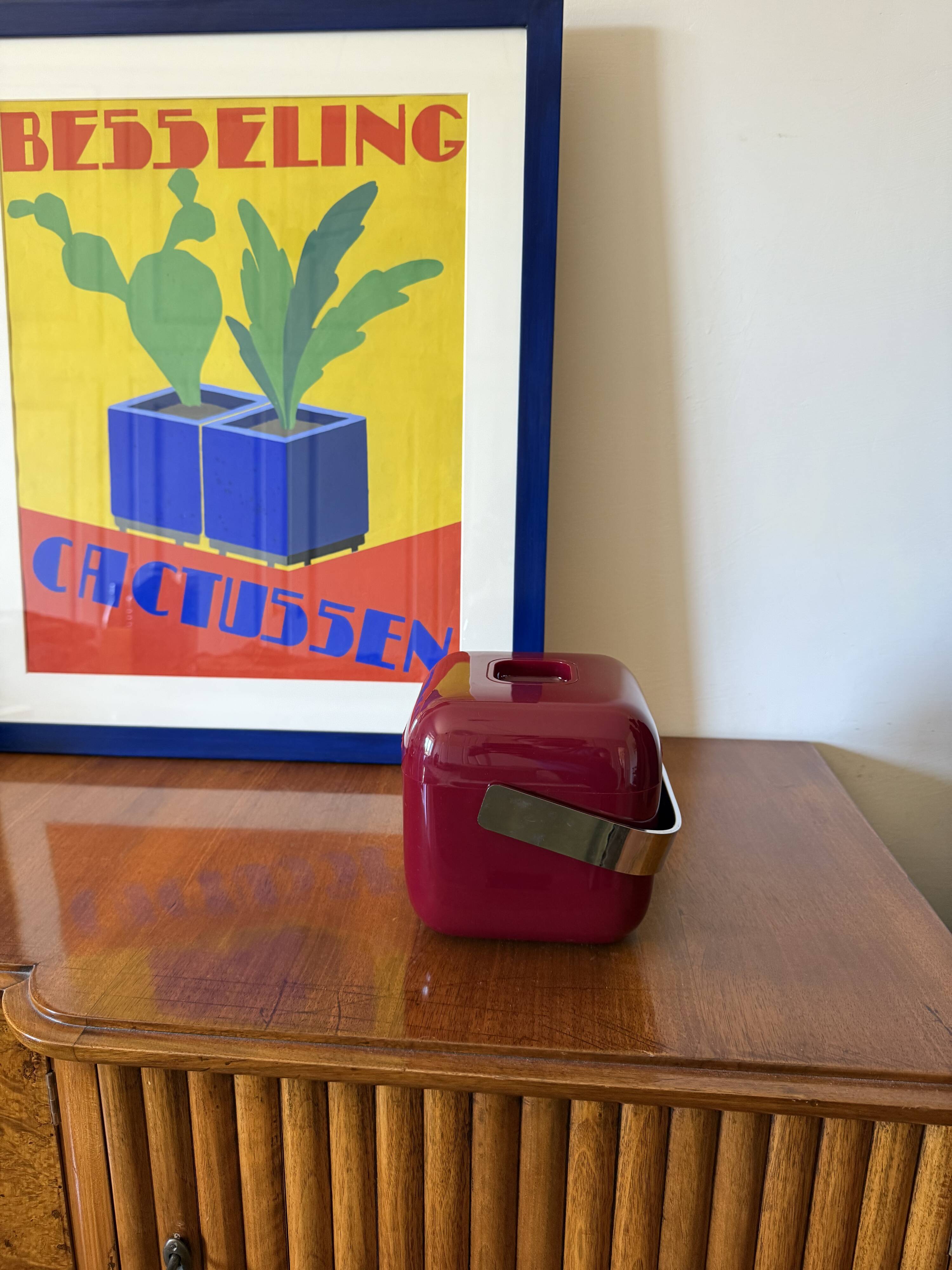 Space age red Ice Bucket, Guzzini Italy, ca. 1970s