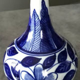 Ancien vase soliflore en porcelaine à décor floral bleu d’asie 18 cm
