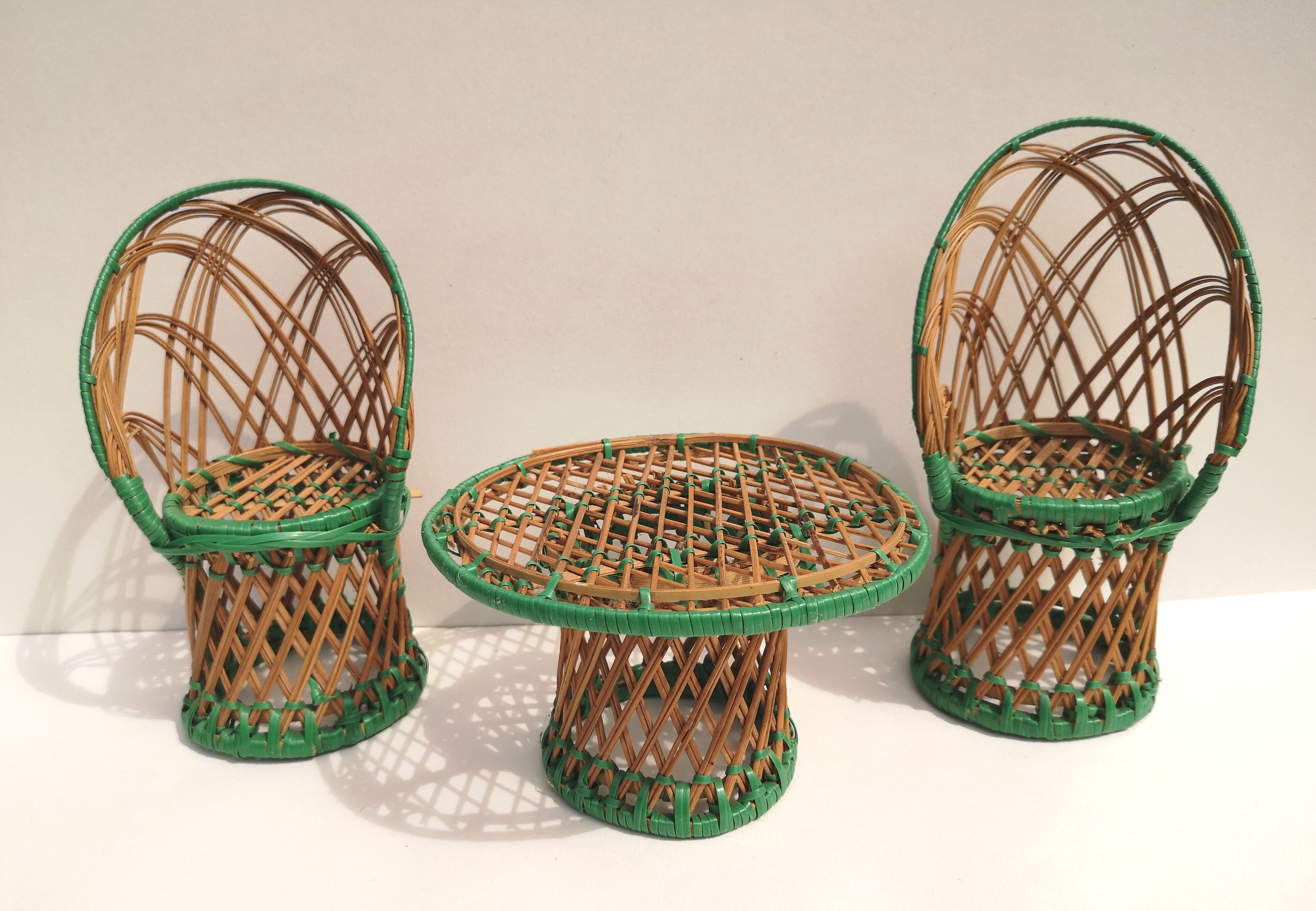 Vintage rattan lounge toy
