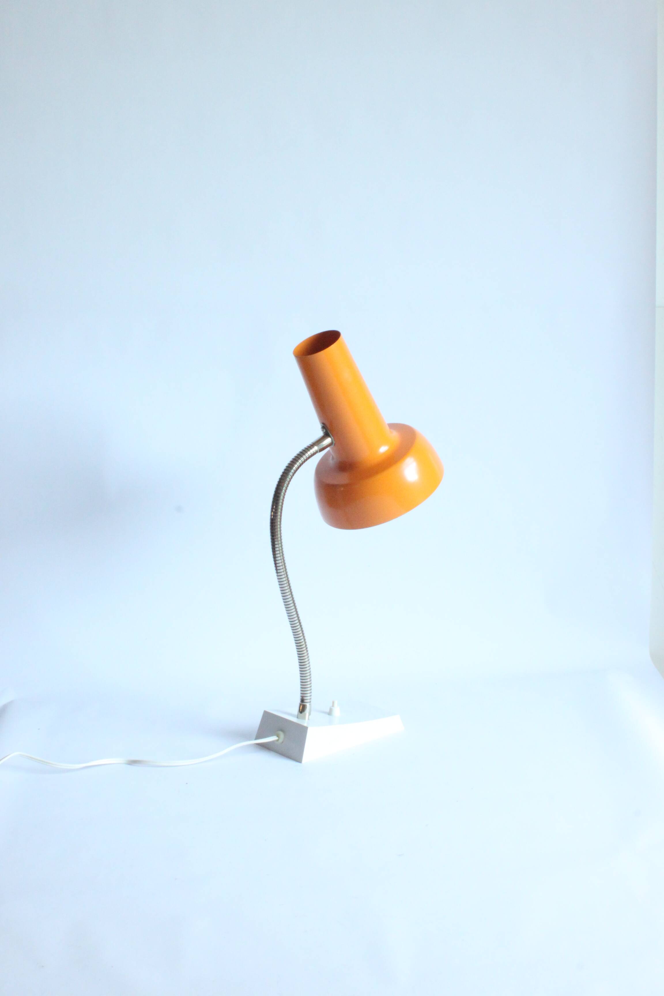 Lampe de bureau en métal orange par Sis Leuchten, Allemagne 1960