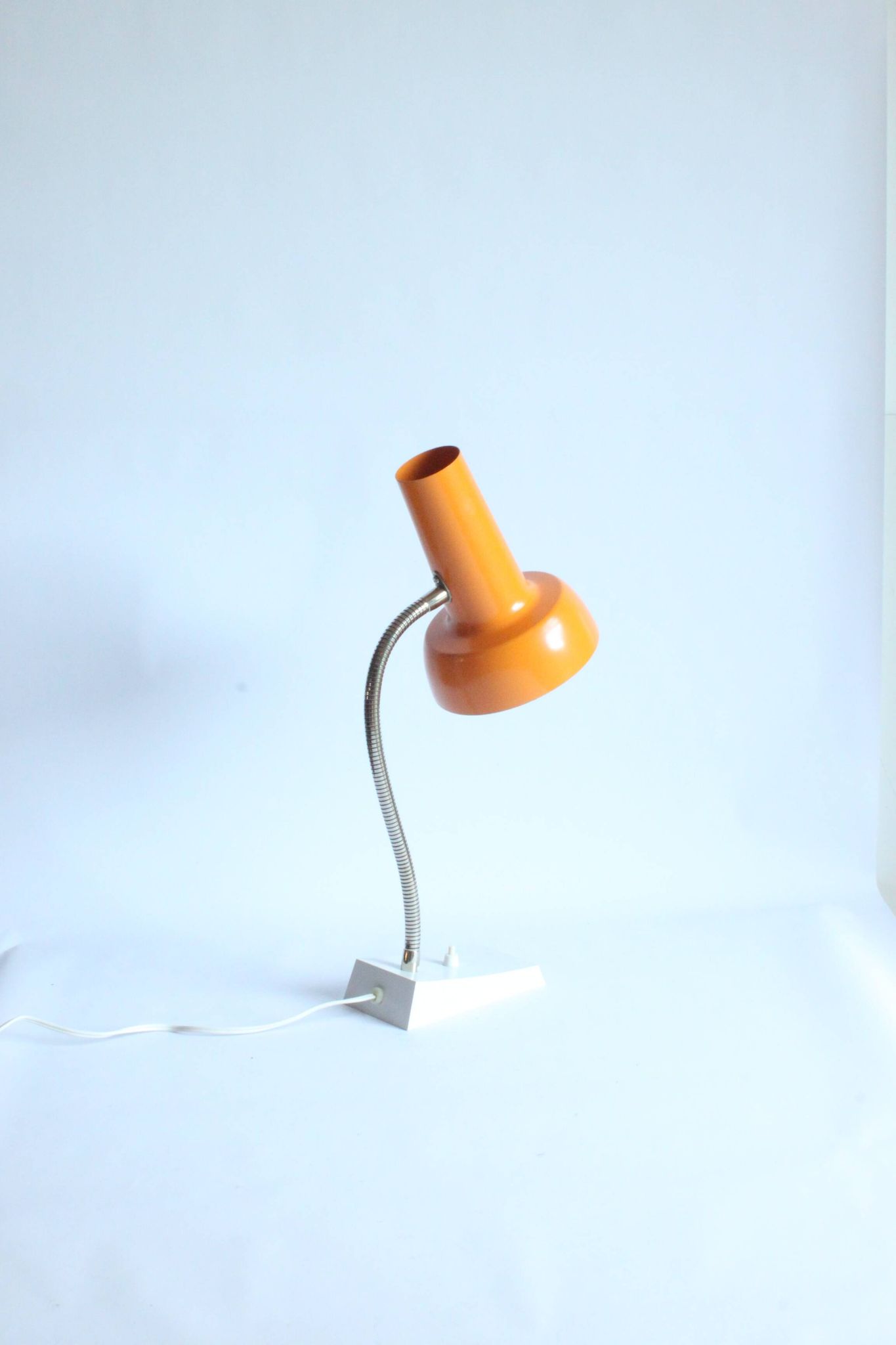 Lampe de bureau en métal orange par Sis Leuchten, Allemagne 1960