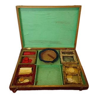 Ancien coffret de jeu en acajou à jetons en os, XIXème siècle