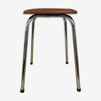 Stool in skai