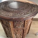 Small foldable oriental style table