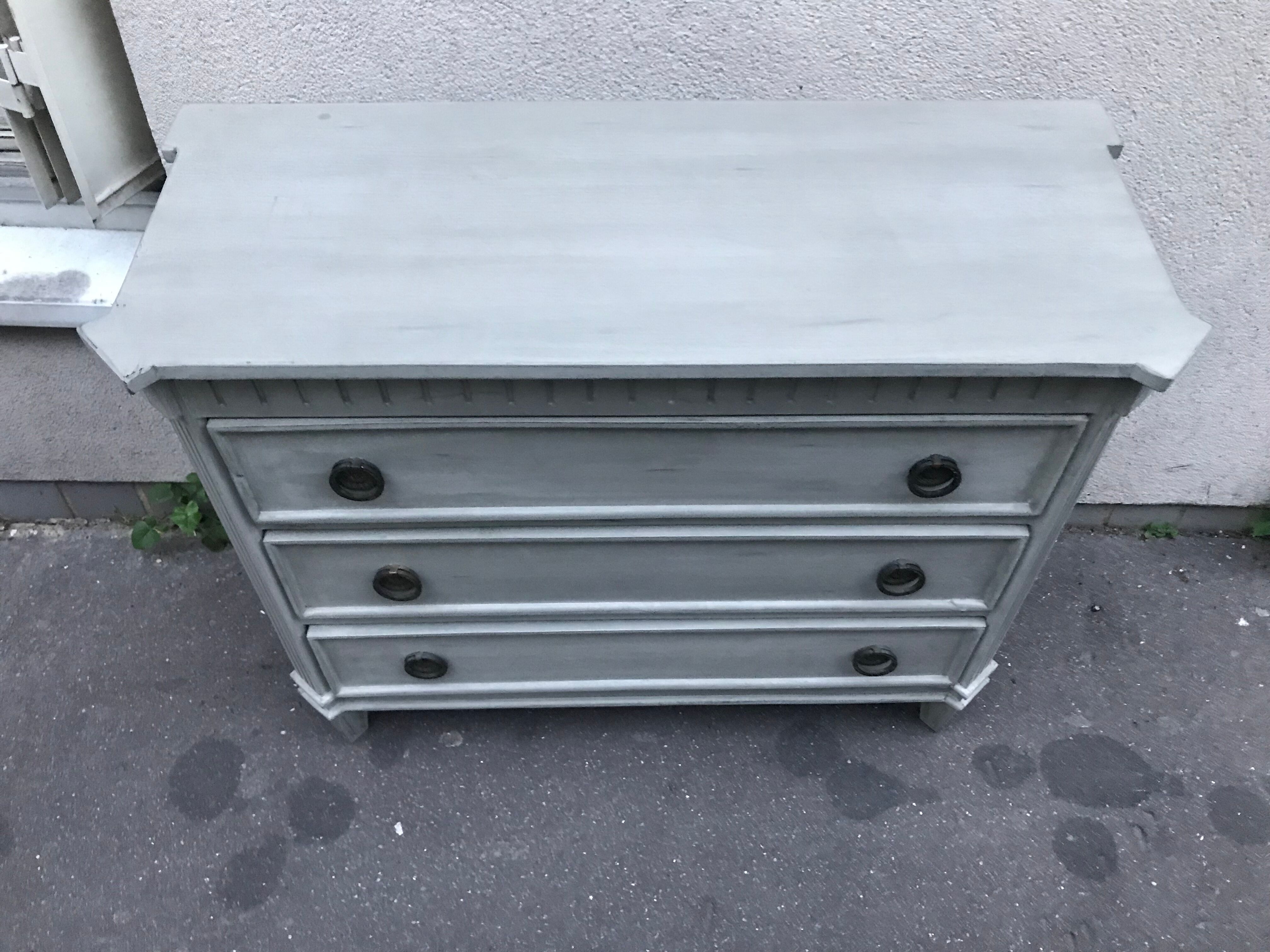 Commode style Louis XVI grise