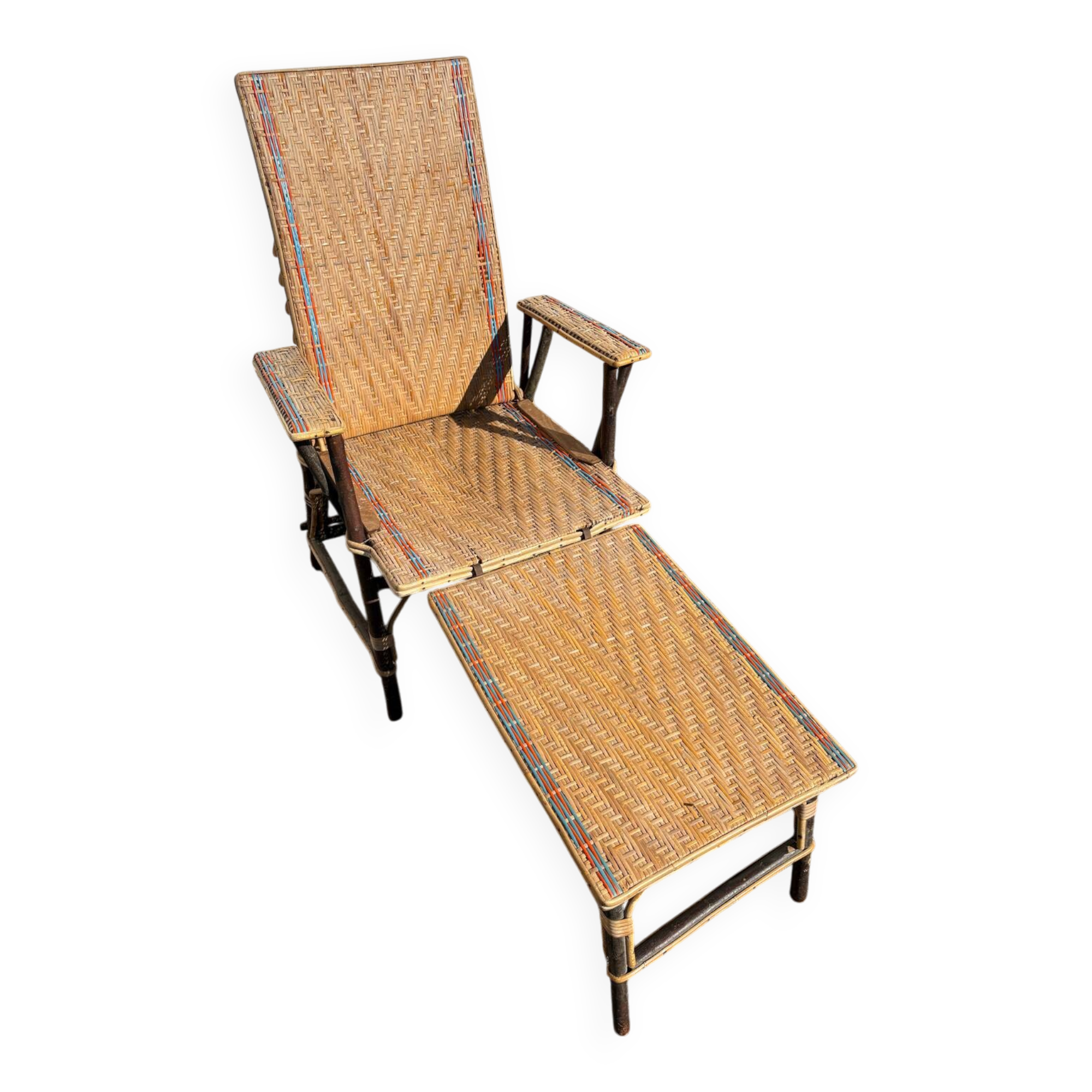 Wicker chaise longue
