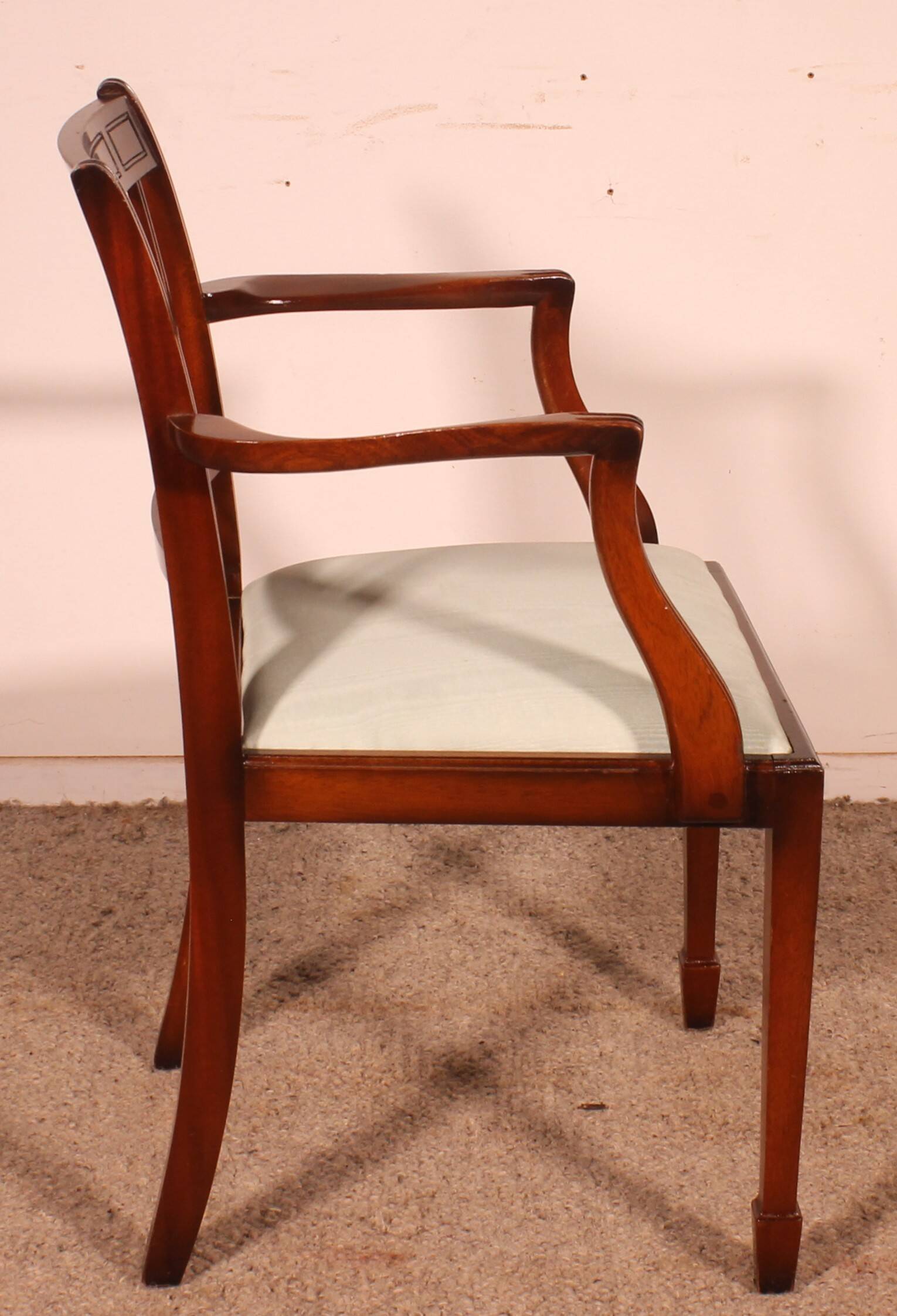 fauteuil de bureau ou autre de style hepplewhite en acajou