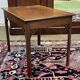 Table basse anglaise en acajou des années 1930