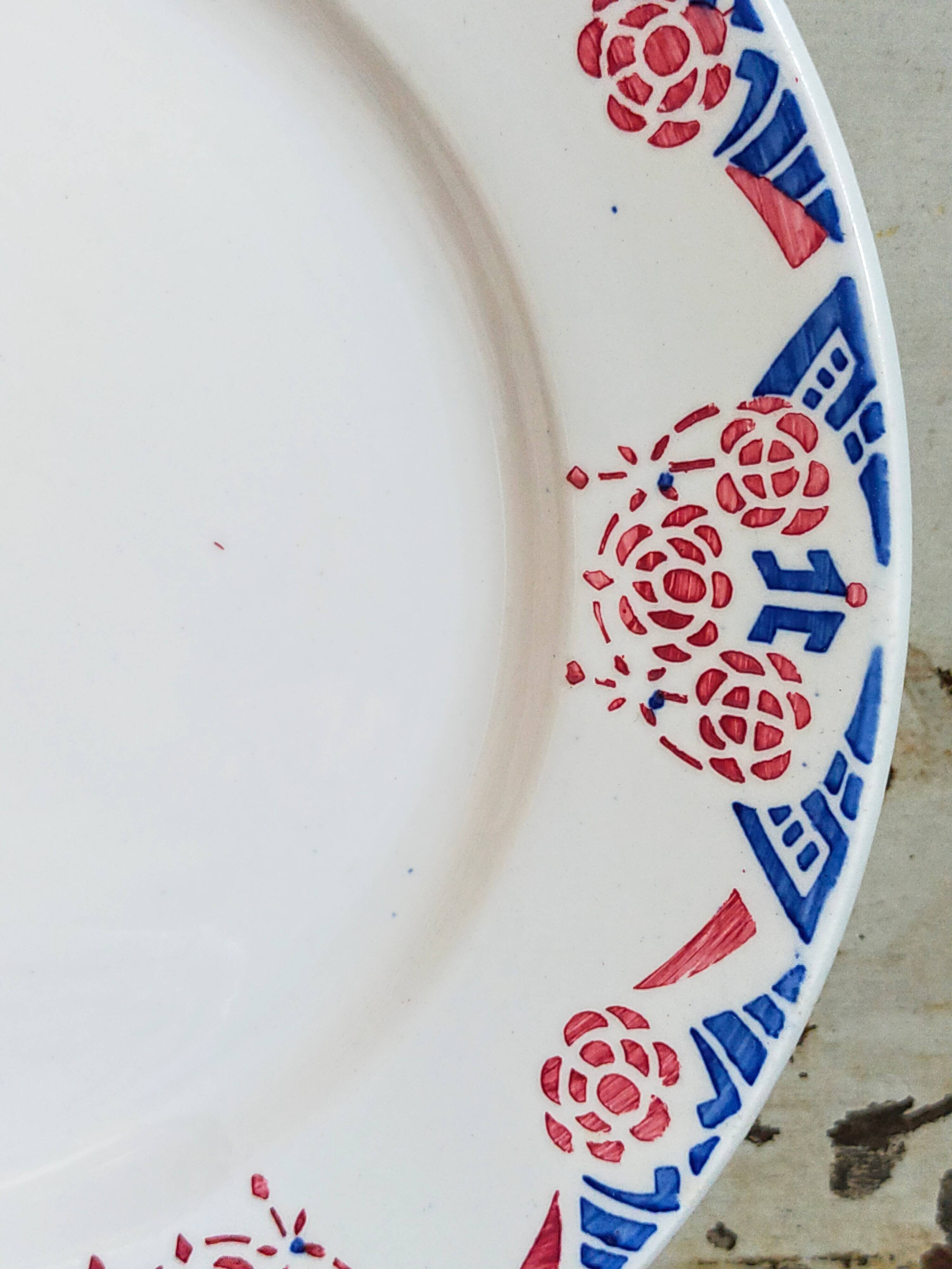 Nine Sarreguemines earthenware dessert plates, Brunoy service, 1940s