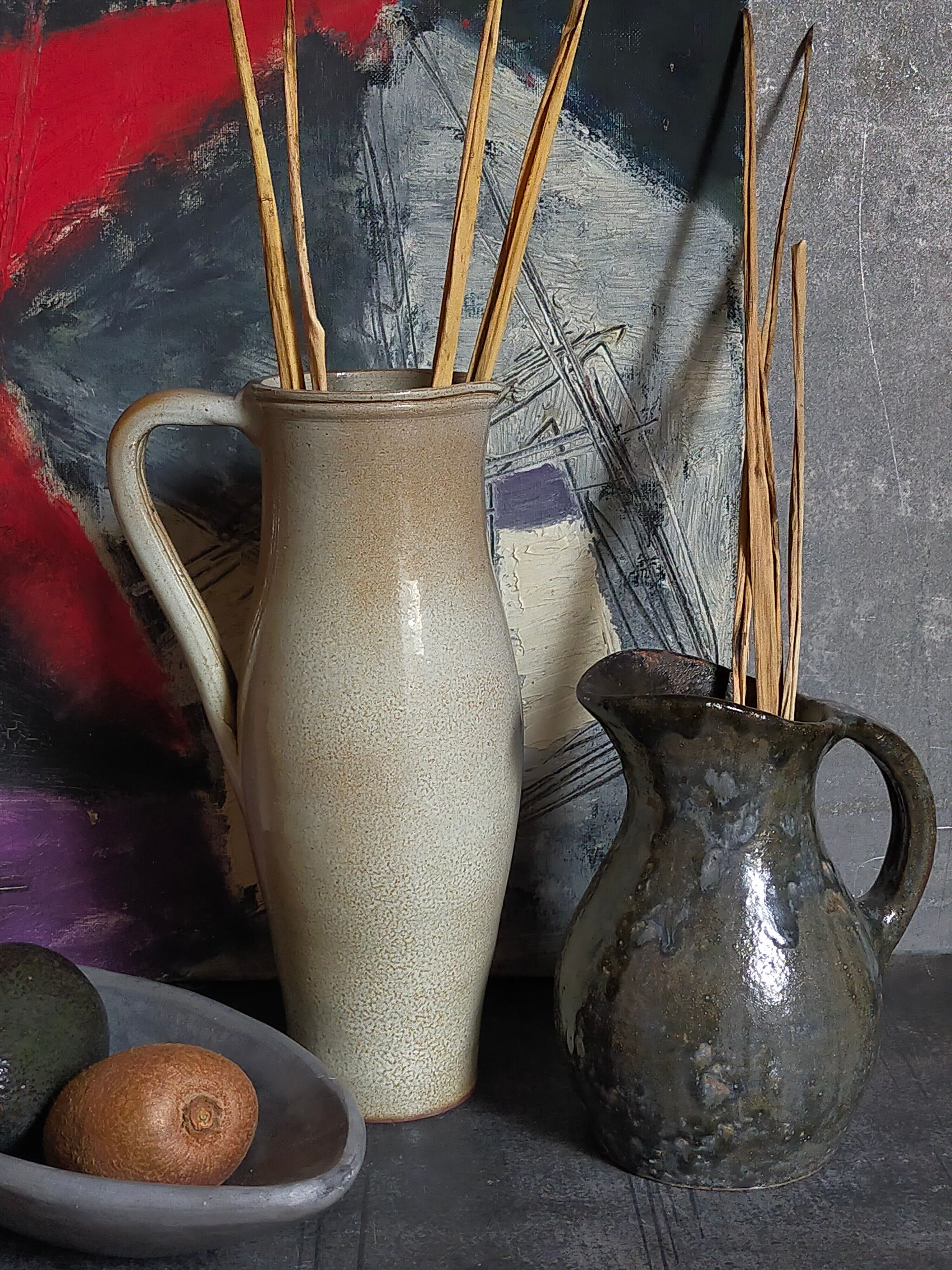 Potter's pitcher Art-popular in old enamelled earth