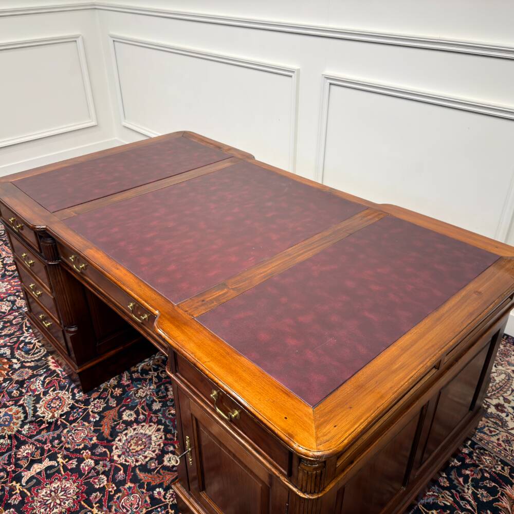 Bureau classique en cuir bordeaux Partnerdesk
