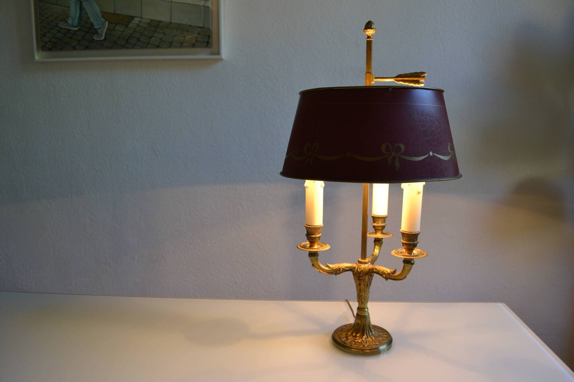 Lampe bouillotte 3 feux bronze et abat jour tôle bordeaux