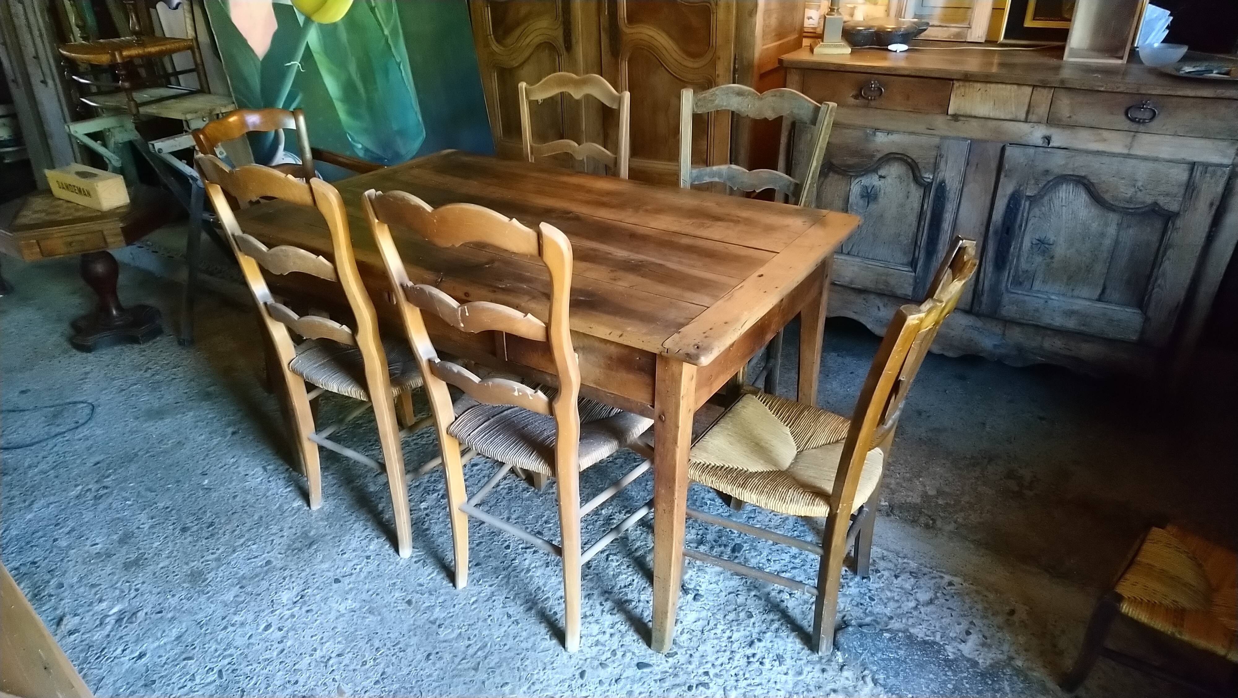 Bresse farmhouse table in walnut