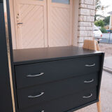 Asymmetrical cabinet