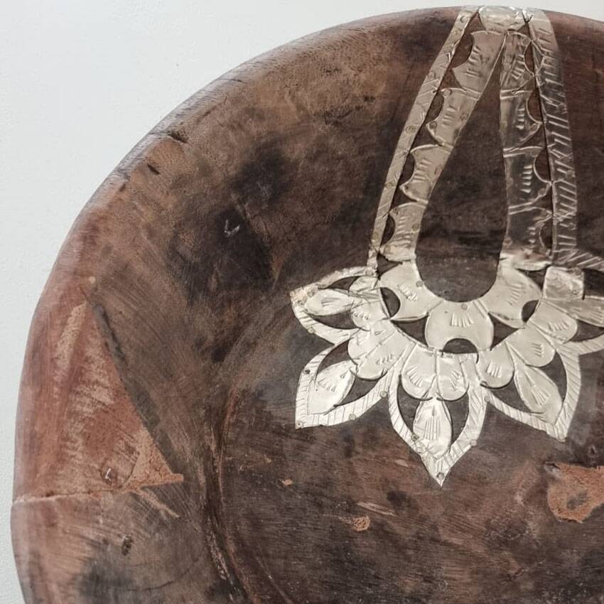 Old wooden Indian parat / tray.