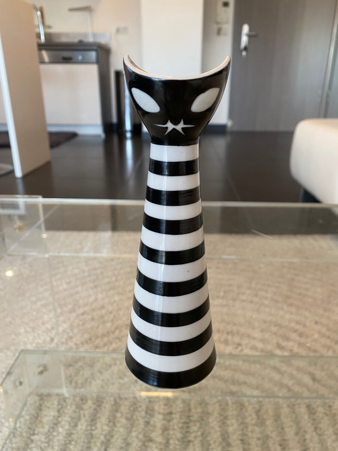 Vase Chat vintage 1960 de Janos Torok pour Zsolnay