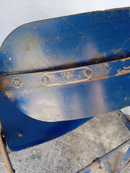 Pair of chairs industrial period 1921