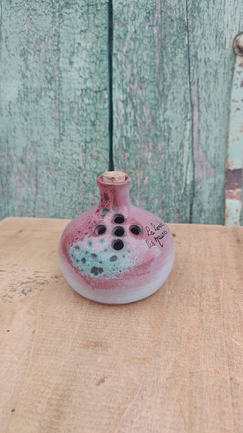 Ceramic flower vase