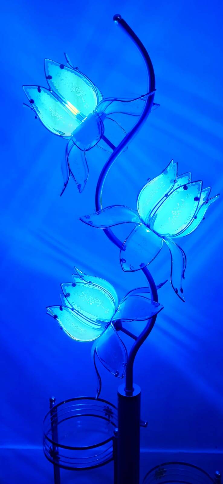 Vintage hollywood regency lotus lamp blue