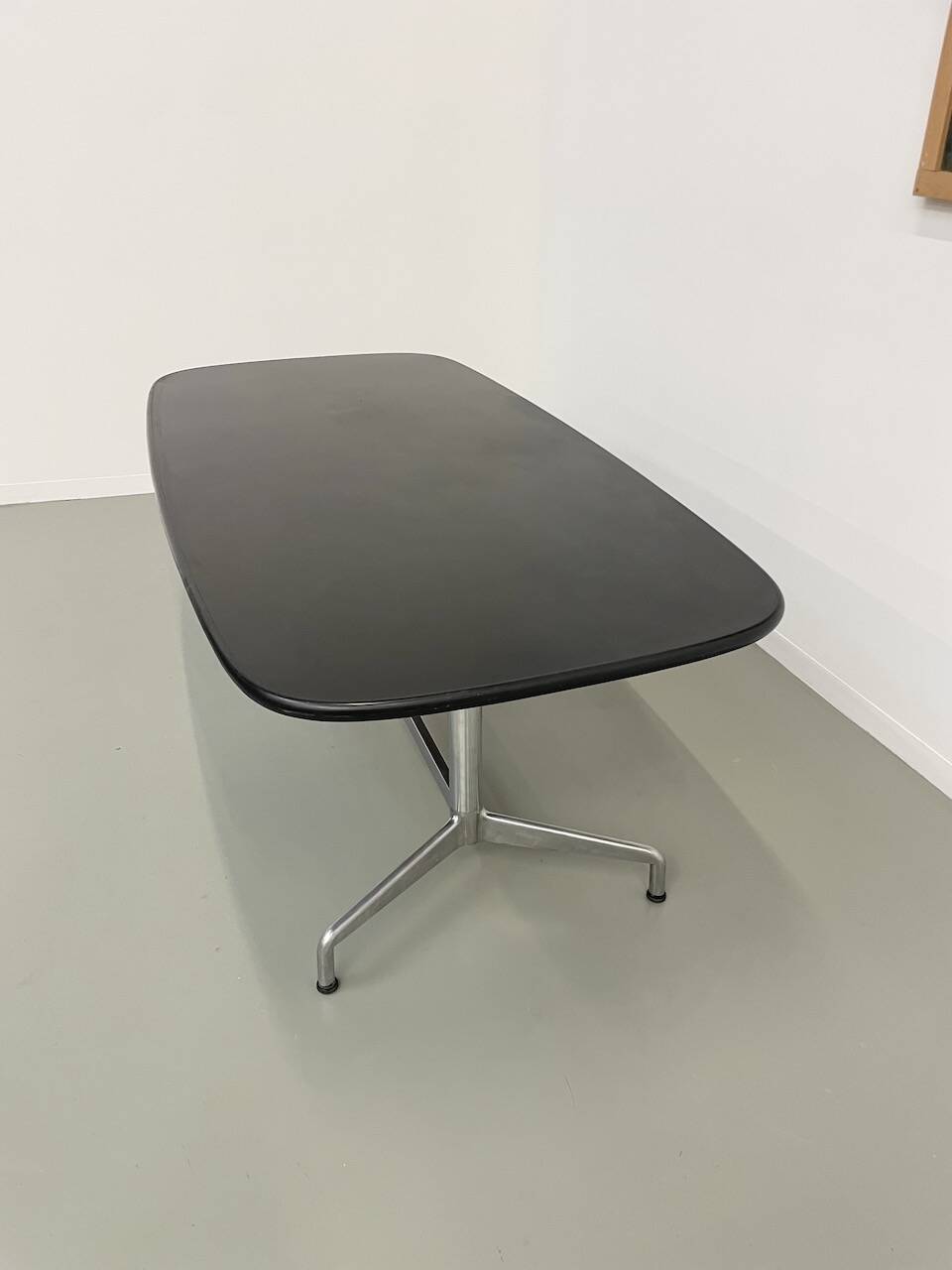 Giancarlo Piretti conference table