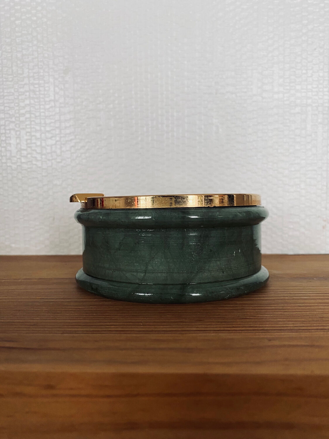 Green alabaster ashtray