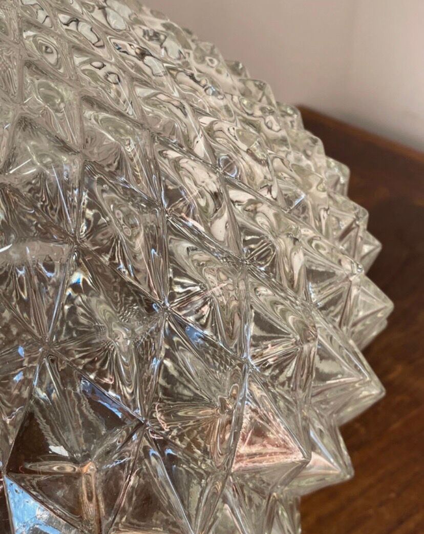 Globe en verre, pointe de diamant
