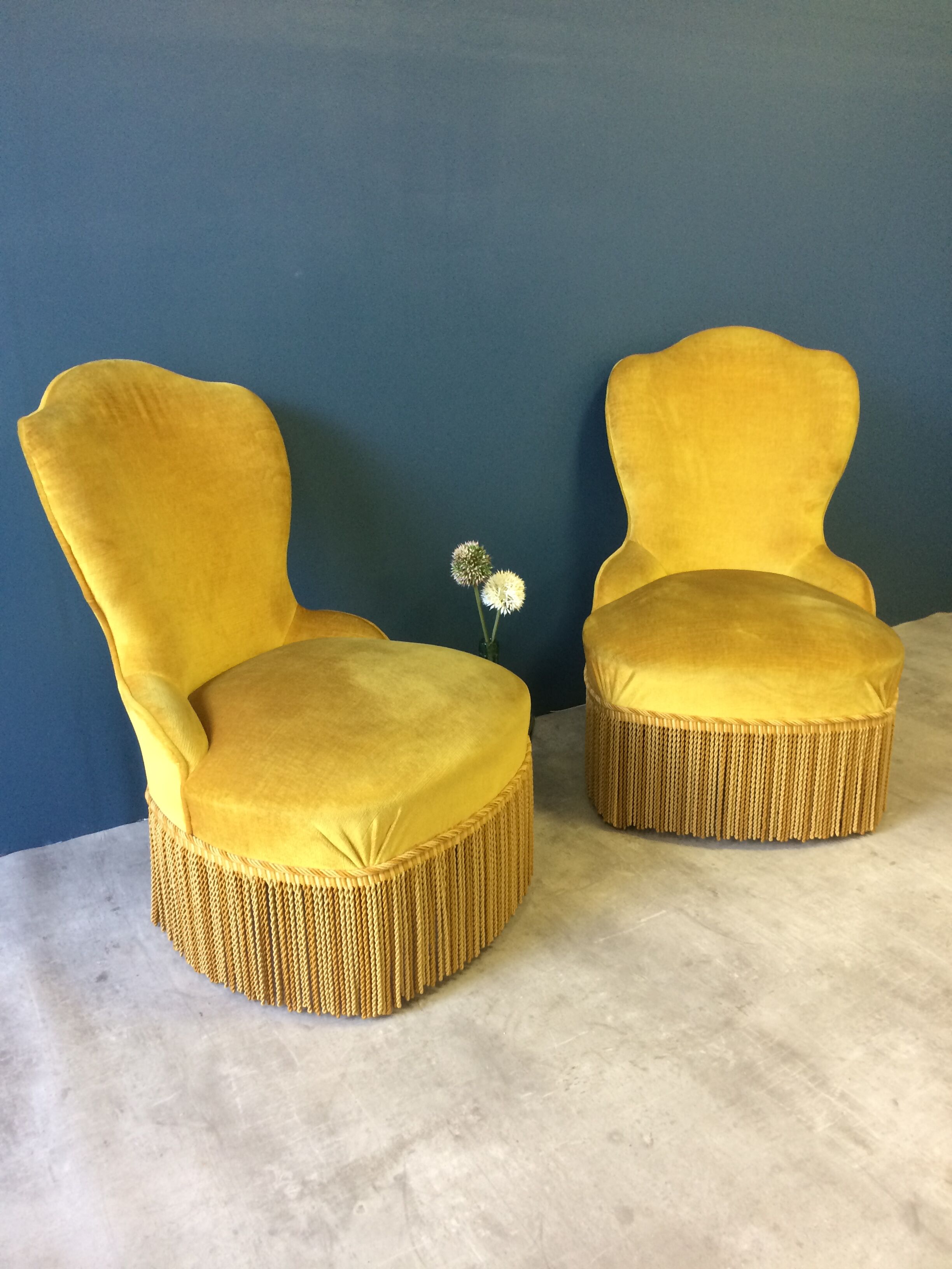 Set of 2 old gold toad armchairs