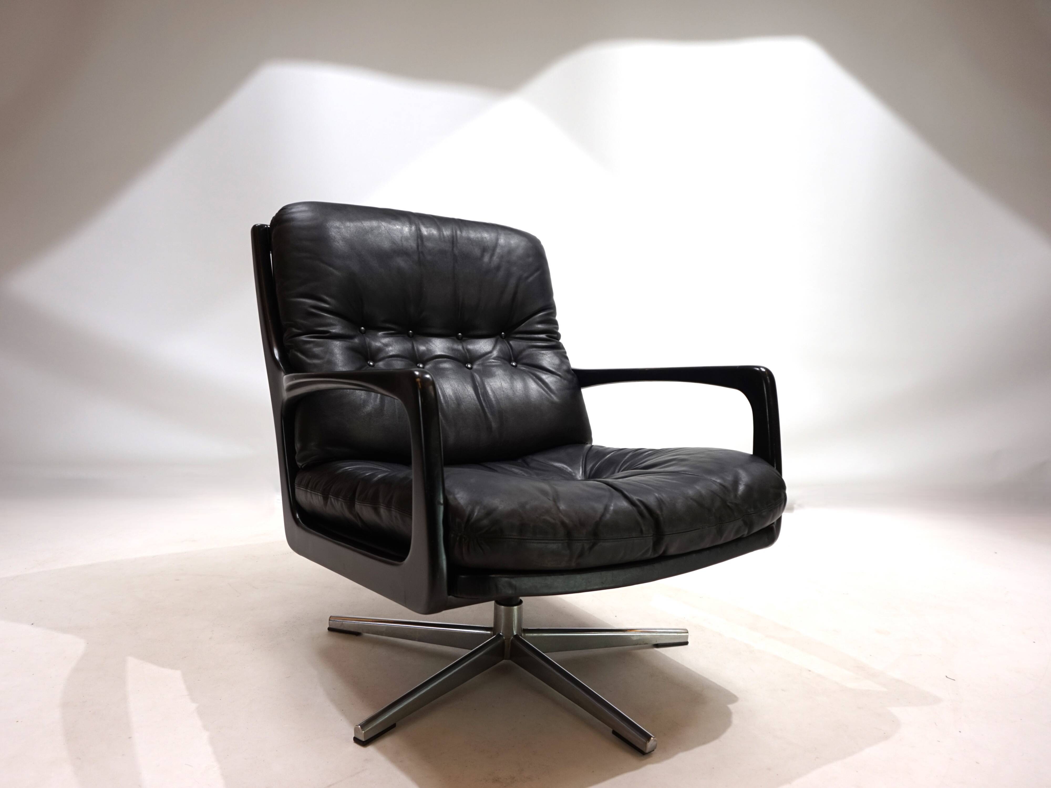 Fauteuil en cuir Eugen Schmidt pour Soloform, 1960