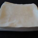 Set tablecloth and 6 assorted towels