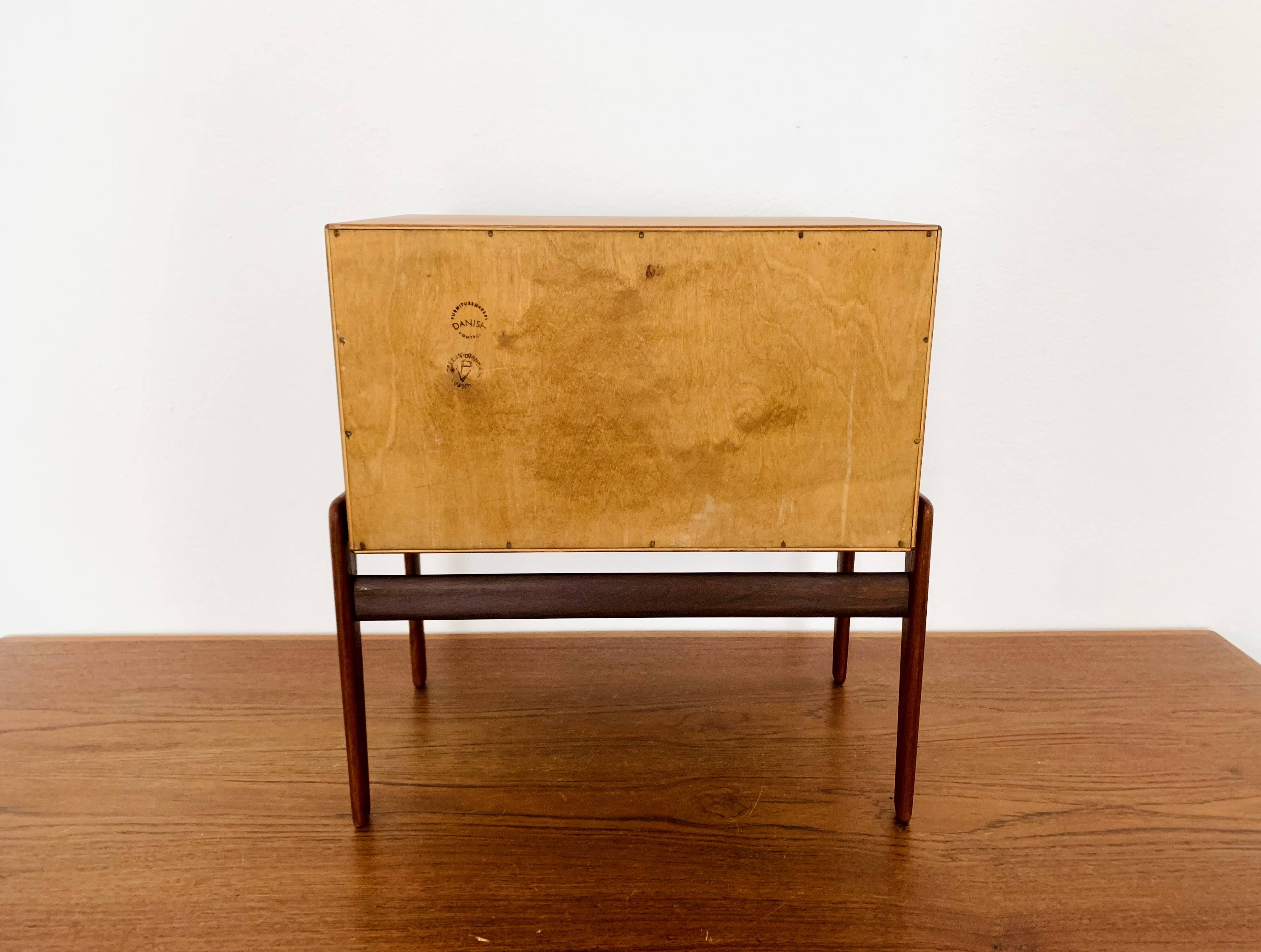 Table de chevet danoise en teck par Arne Vodder pour Vamo