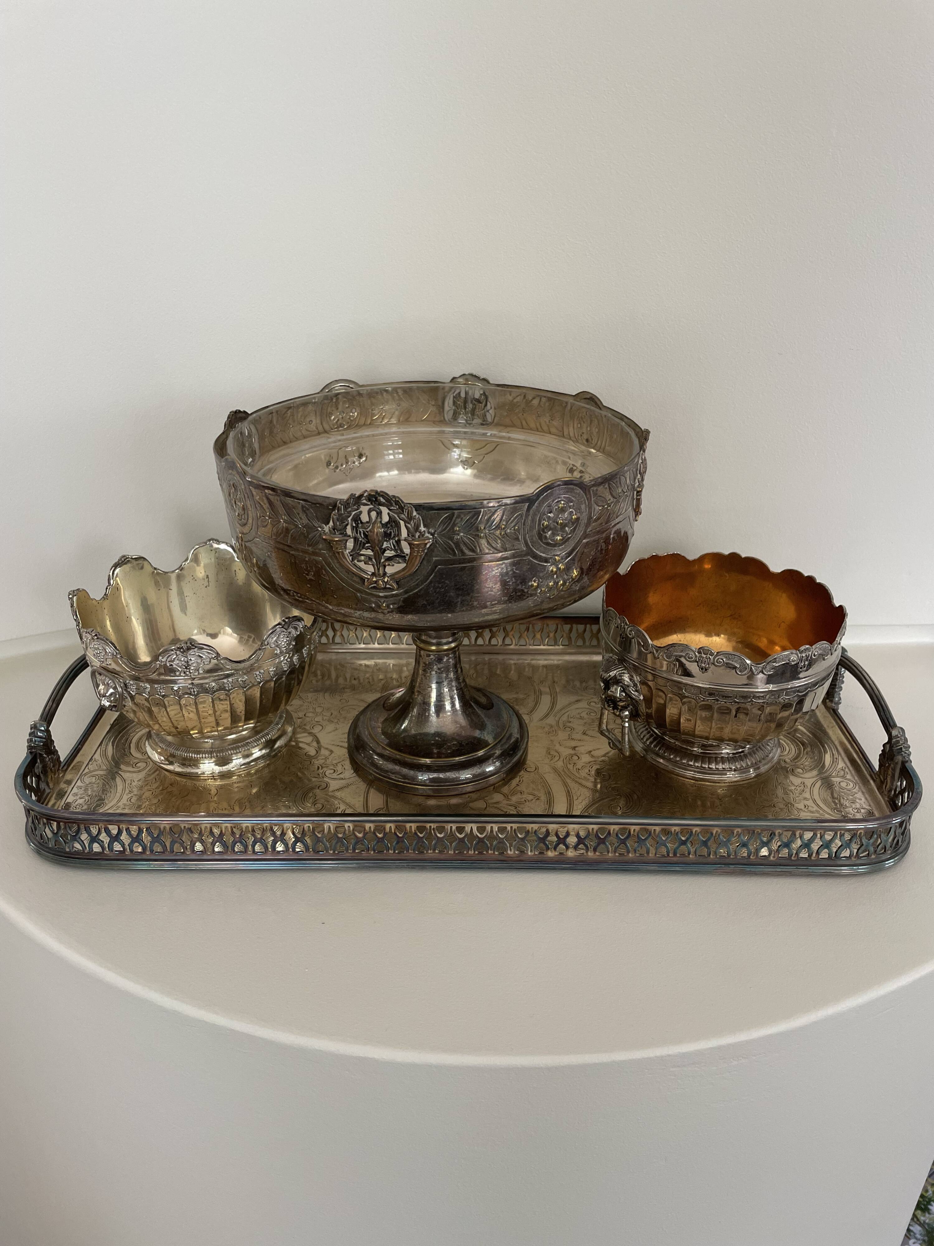 set of 3 silver metal chisel bowls with their tray