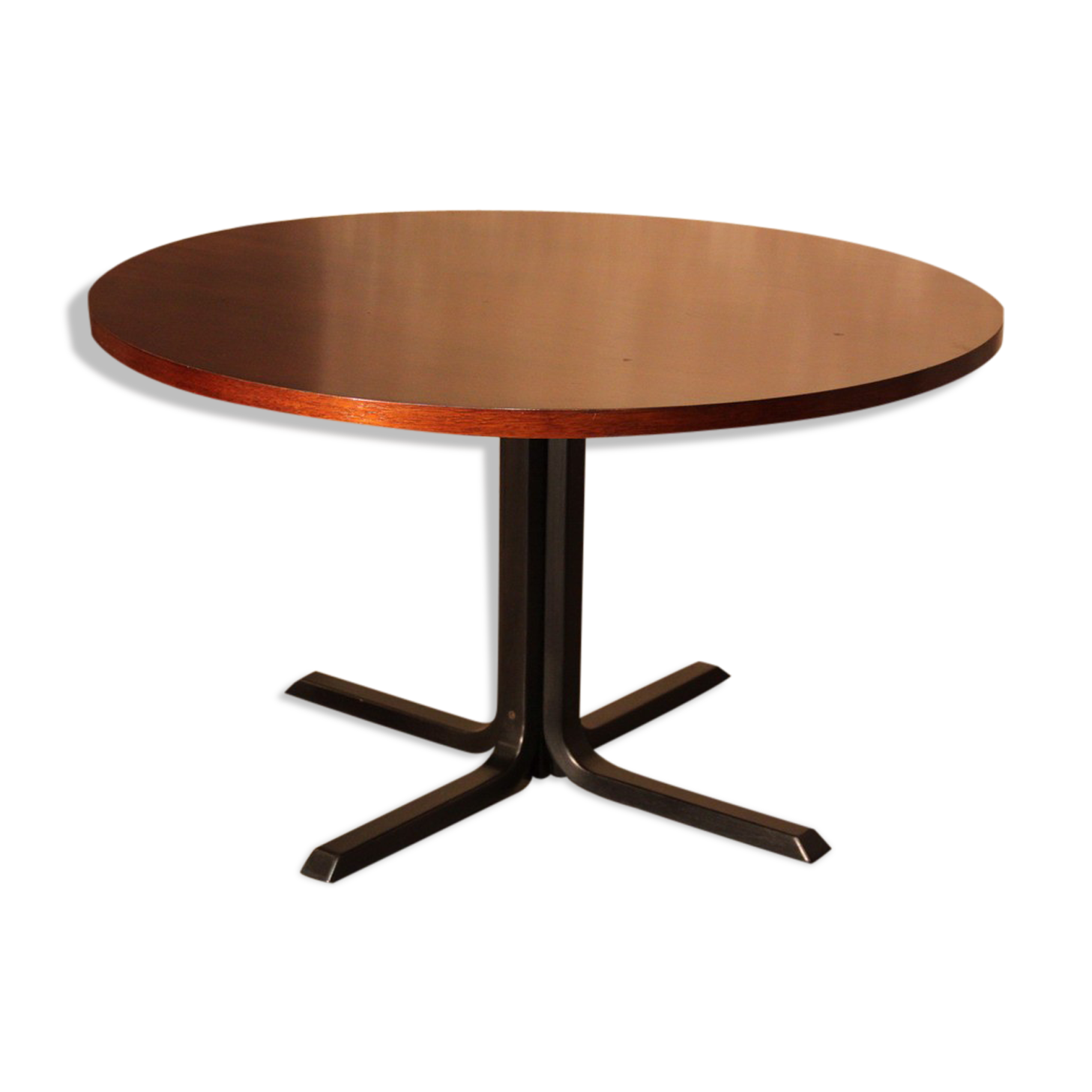 Large table round