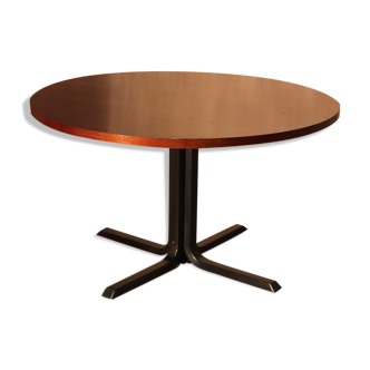 Large table round