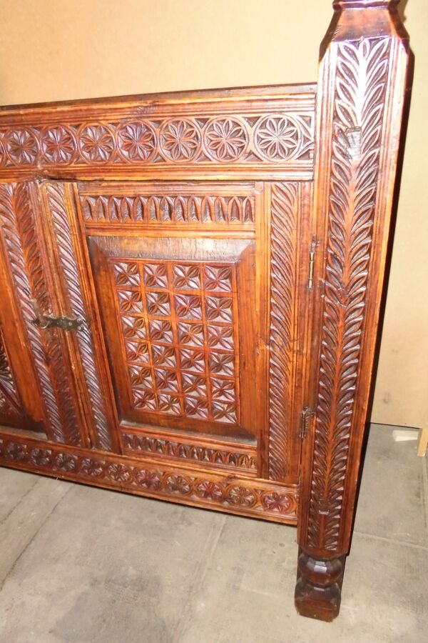 Coffre de mariage Afghan XIXé meuble d'art populaire bois sculpté