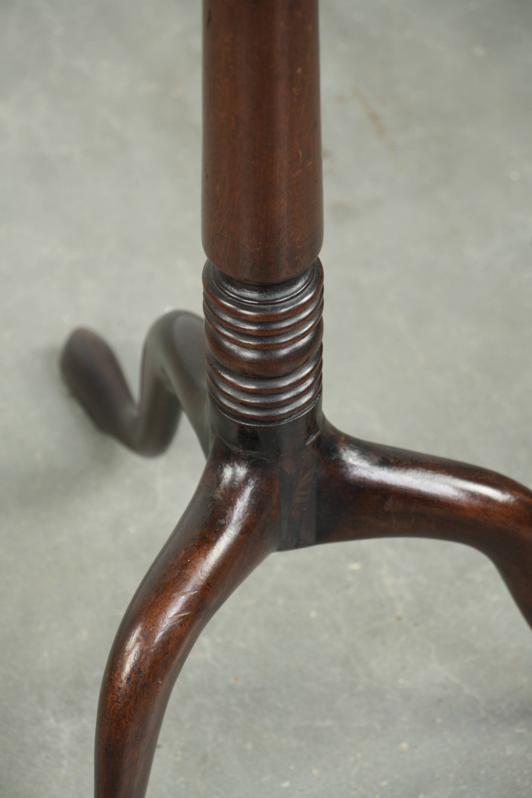 Antique English wine table / plant / side table from the late 18th century