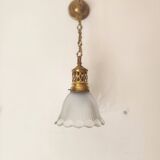 Suspension  de style art nouveau 1900 en laiton - tulipe en verre dépoli