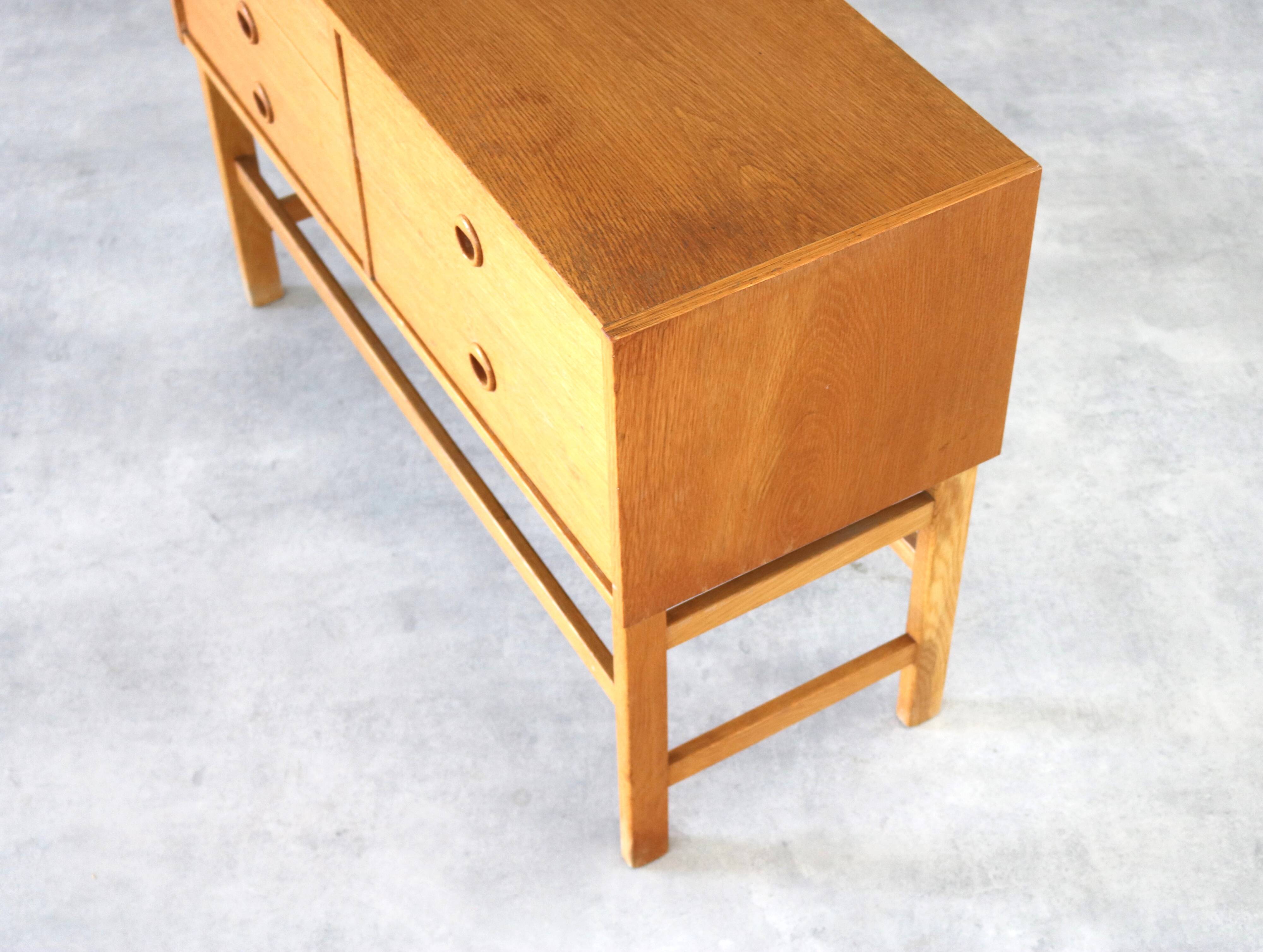 vintage chest of drawers | hall closet | cupboard | 60s