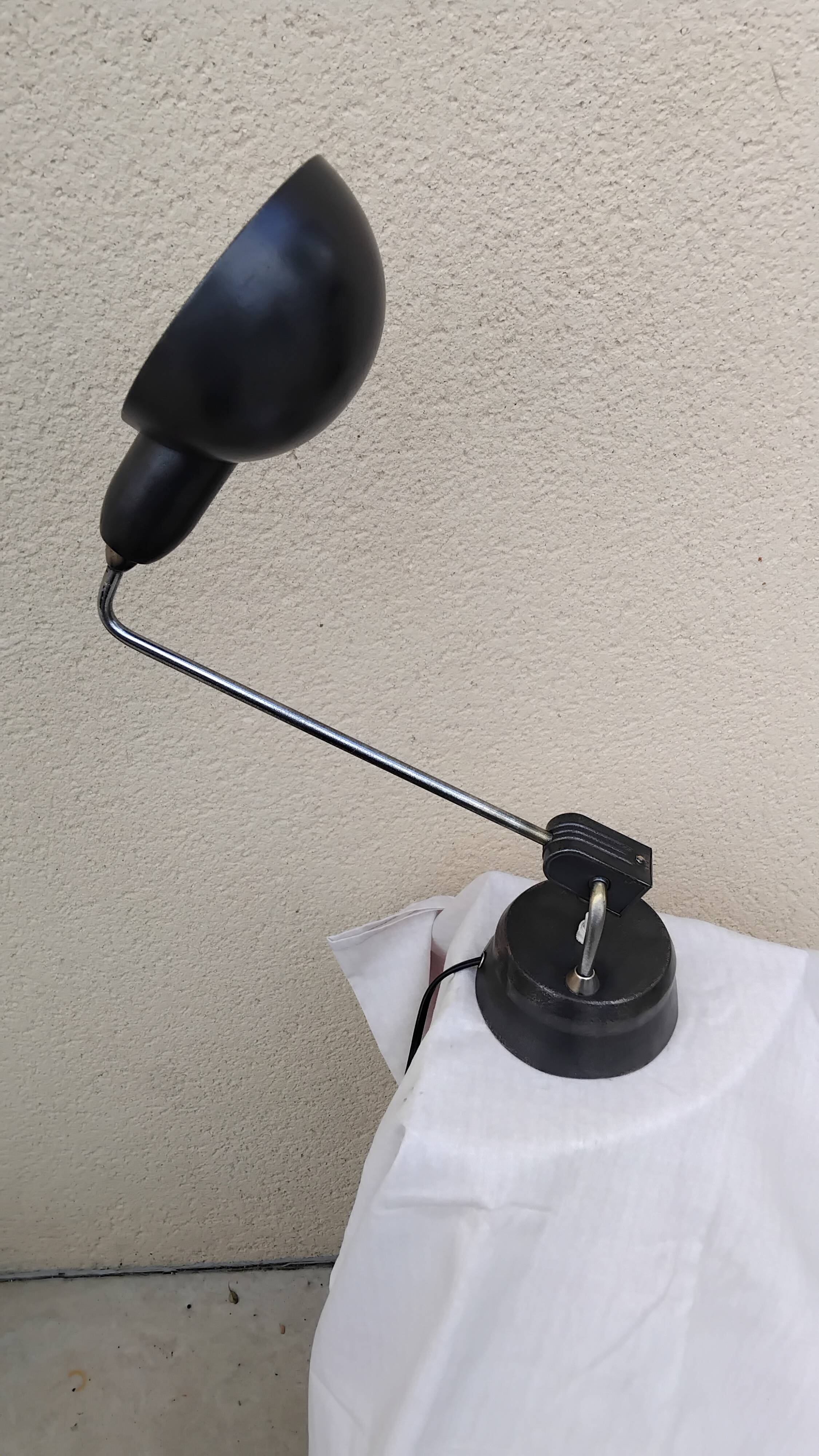 Lampe Jumo 600 design Charlotte Perriand atelier